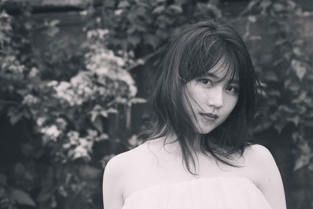 【3枚】美脚！「有村架純 2021 DESK CALENDAR」発売決定（3枚目）