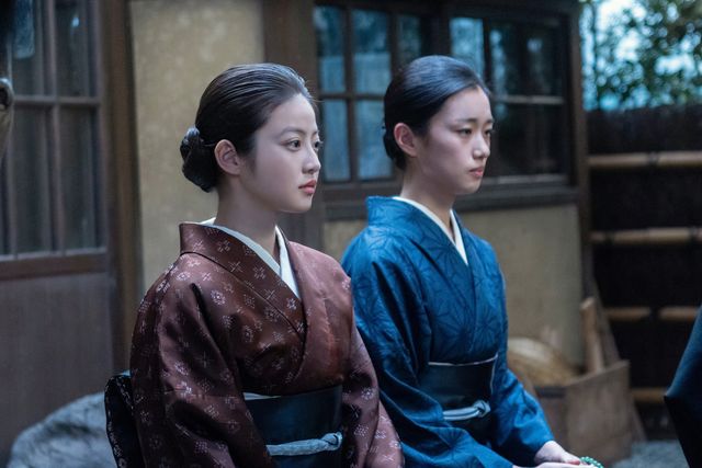 蘭子（河合優実）にかける言葉を失うのぶ（今田美桜）…「あんぱん」第8週「めぐりあい わかれゆく」第38回：フォトギャラリー