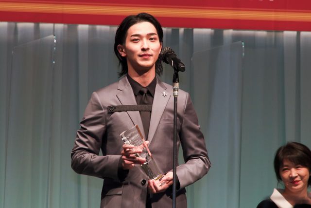 横浜流星、森七菜、新木優子、戸田恵梨香ら受賞に喜び！「第32回 日本 ジュエリー ベスト ドレッサー賞」表彰式（23枚目）