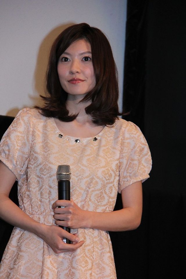 「テラハ」住岡梨奈、ド緊張で歌い直し！映画『一分間だけ』完成披露舞台あいさつ（2枚目）