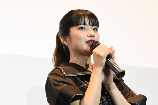 蒔田彩珠＆碧木愛莉が女子高生カップル役！短編映画『サラバ、さらんへ、サラバ』公開記念舞台あいさつ（4枚目）