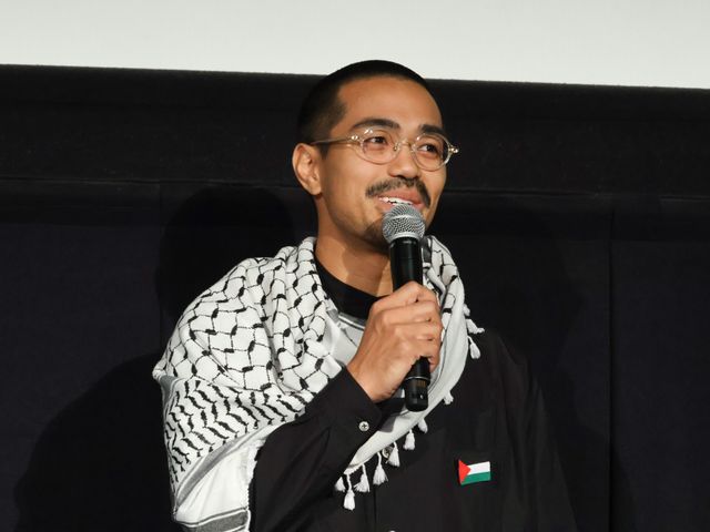 キャスト陣が監督に感謝のハグ！映画『HAPPYEND』公開記念舞台あいさつ（8枚目）