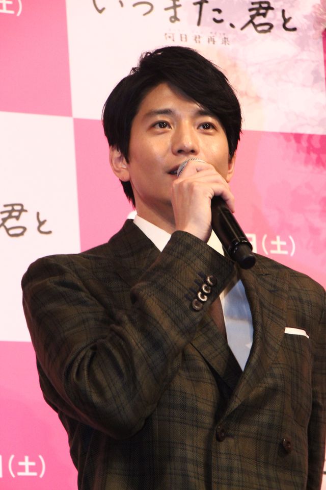 向井理＆尾野真千子なかよく鏡割り！映画『いつまた、君と～』完成披露フォトギャラリー（6枚目）