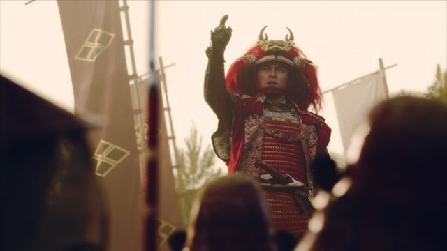 カッコ良すぎ！眞栄田郷敦、橋本さとしら赤備えの武田軍「どうする家康」22回より（9枚目）