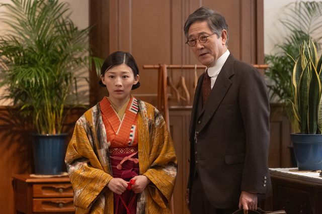 寝たきりの直言（岡部たかし）が心配…「虎に翼」第22回の場面写真（4枚目）