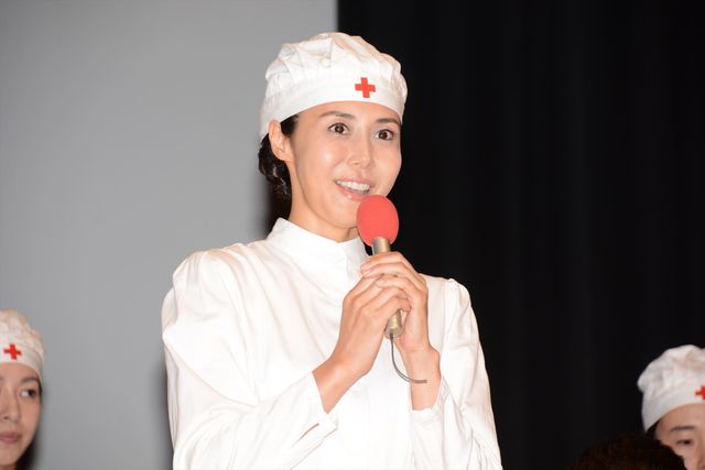 松嶋菜々子＆西島秀俊、息子役を前にママ＆パパの顔！フォトギャラリー（2枚目）