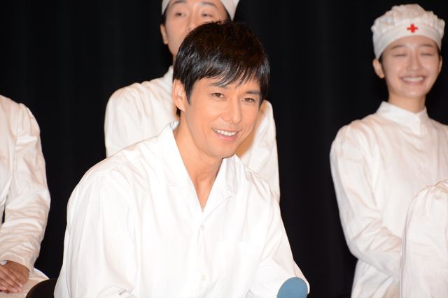 松嶋菜々子＆西島秀俊、息子役を前にママ＆パパの顔！フォトギャラリー（3枚目）