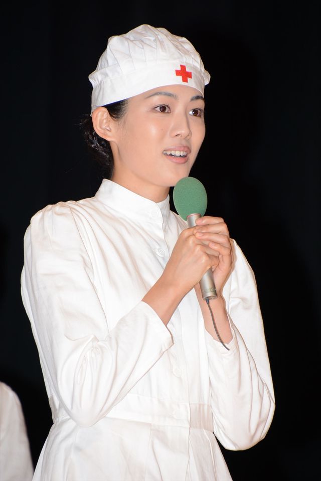 松嶋菜々子＆西島秀俊、息子役を前にママ＆パパの顔！フォトギャラリー（6枚目）