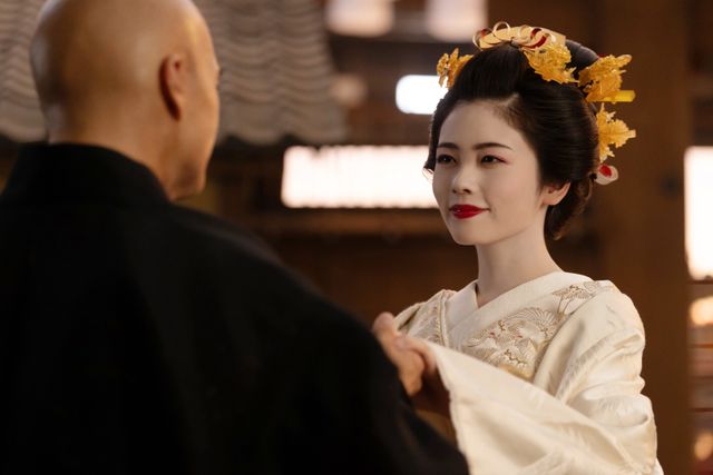 瀬川（小芝風花）の美しすぎる花嫁姿「おさらばえ…」　「べらぼう」第10回場面写真