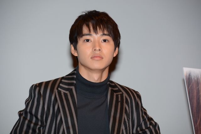 “壁ドン”山崎賢人に“生タッチ”！【フォトギャラリー】（11枚目）