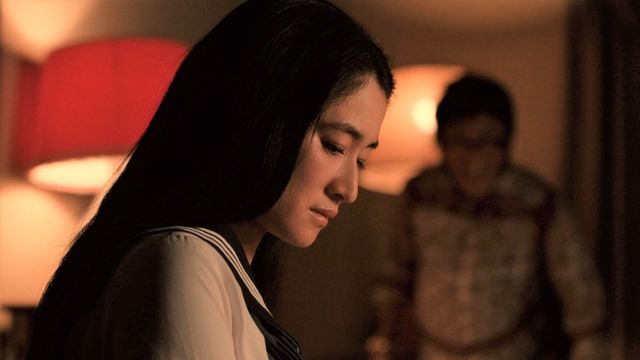 「時効警察はじめました」で小雪42歳のセーラー服姿！（3枚目）