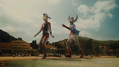 ウルトラの母に父がバックハグ！フォトギャラリー（2枚目）
