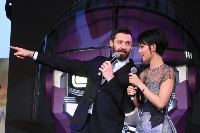 来日中のヒュー・ジャックマンが剛力彩芽と初対面！フォトギャラリー：フォトギャラリー