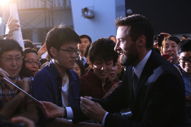 来日中のヒュー・ジャックマンが剛力彩芽と初対面！フォトギャラリー（6枚目）