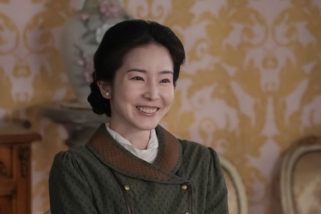 ラン（蓮佛美沙子）からコツを教わって…朝ドラ「ばけばけ」第106回の場面写真：フォトギャラリー