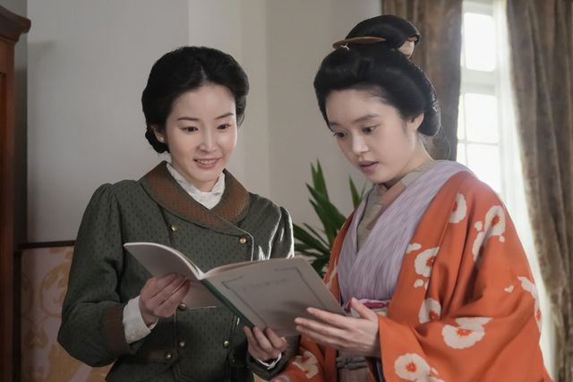 ラン（蓮佛美沙子）からコツを教わって…朝ドラ「ばけばけ」第106回の場面写真（5枚目）