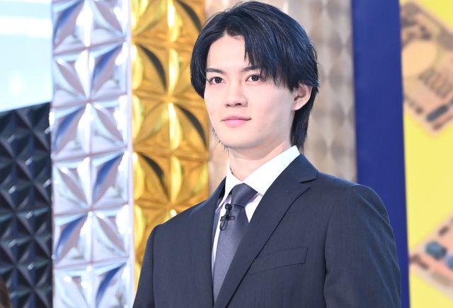 記者会見での佐野勇斗