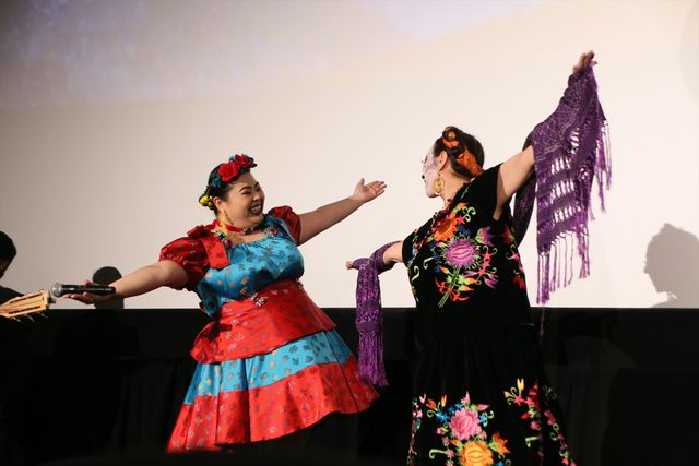 渡辺直美、ド派手な衣装で「リメンバー・ミー」熱唱！（5枚目）