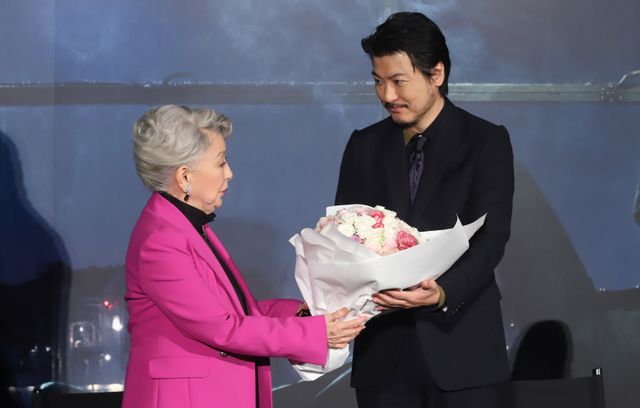 玉山鉄二、90歳を迎える草笛光子に誕生日サプライズ！映画『次元大介』ワールドプレミア：フォトギャラリー