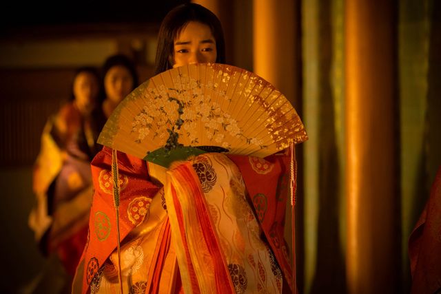 美しすぎる…彰子（見上愛）が入内「光る君へ」第27回場面写真：フォトギャラリー