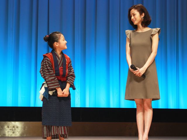 上戸彩が世界にアピール！映画『おしん』大使館特別試写会フォトギャラリー（10枚目）