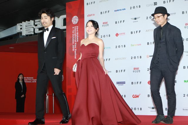 東出昌大、ヒョンビン、柳楽優弥ら釜山映画祭レッドカーペットに豪華な顔ぶれ！（11枚目）