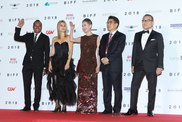 東出昌大、ヒョンビン、柳楽優弥ら釜山映画祭レッドカーペットに豪華な顔ぶれ！（18枚目）