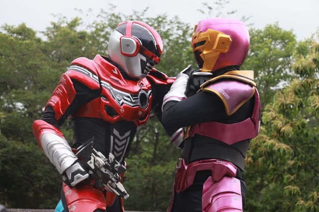 怜慈vs駆無、ギャバン同士が激突！Vシネ『超ギャバン』新場面カット（全18枚）：フォトギャラリー