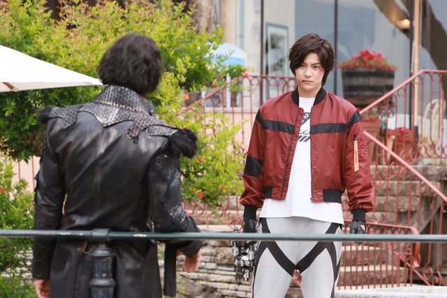 怜慈vs駆無、ギャバン同士が激突！Vシネ『超ギャバン』新場面カット（全18枚）（16枚目）