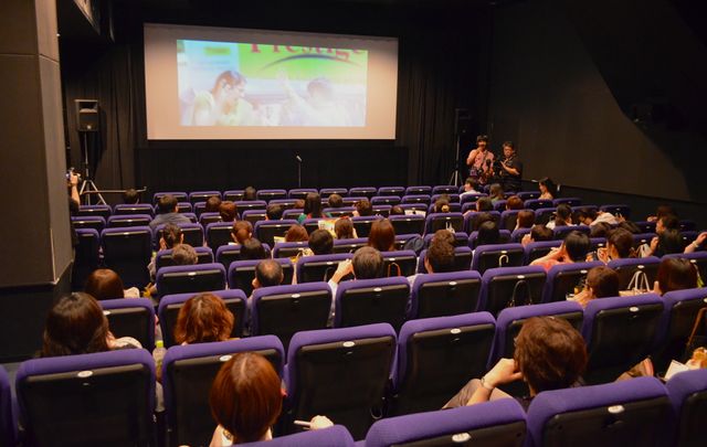 これがマサラ上映だ！観客も歌って踊るフォトギャラリー（3枚目）