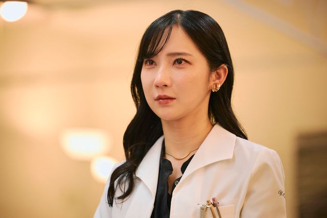 【ネタバレ】クセ強な医師・茶屋坂（ファーストサマーウイカ）メイン回　日曜劇場「19番目のカルテ」第5話（2枚目）