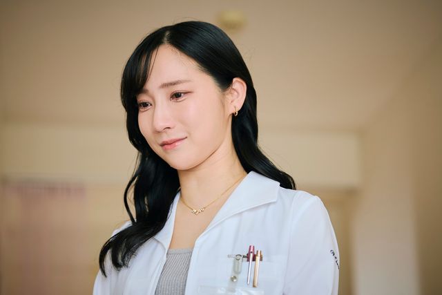 【ネタバレ】クセ強な医師・茶屋坂（ファーストサマーウイカ）メイン回　日曜劇場「19番目のカルテ」第5話（4枚目）