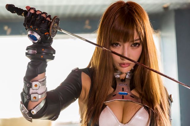明日花キララの衣装がセクシーすぎる……『アイアンガール ULTIMATE WEAPON』フォトギャラリー：フォトギャラリー
