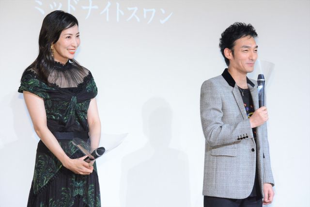 草なぎ剛、新人・服部樹咲を絶賛！『ミッドナイトスワン』世界初!!世界最長925秒予告編お披露目イベント（9枚目）