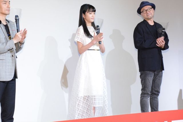 草なぎ剛、新人・服部樹咲を絶賛！『ミッドナイトスワン』世界初!!世界最長925秒予告編お披露目イベント（14枚目）