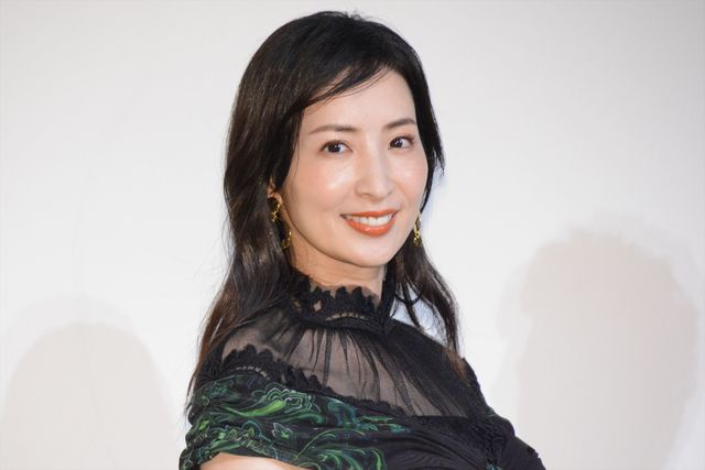 草なぎ剛、新人・服部樹咲を絶賛！『ミッドナイトスワン』世界初!!世界最長925秒予告編お披露目イベント（16枚目）