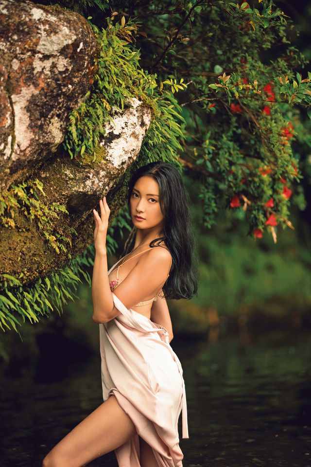 美しすぎる…菜々緒の最新写真集「DIVINE」（5枚目）