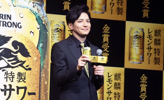 生田斗真のすてきな笑顔！　「麒麟特製レモンサワー」記念イベント：フォトギャラリー