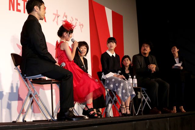 鬼才ポン・ジュノ監督、『TOKYO！』香川照之と再会！（4枚目）