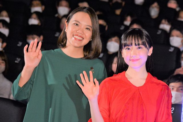 當真あみ、白ドレスで芦田愛菜＆宮崎あおいらと登場！（5枚目）