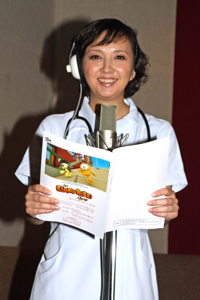 高橋由美子が白衣姿で登場！「ガーフィールド・ショー2」公開アフレコフォトギャラリー（5枚目）