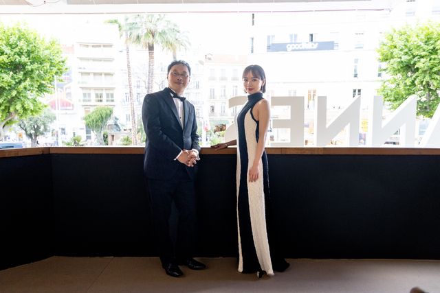 齊藤京子、海外のレッドカーペットに初登場！：フォトギャラリー