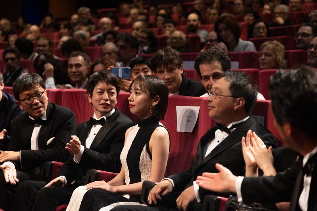 齊藤京子、海外のレッドカーペットに初登場！（6枚目）