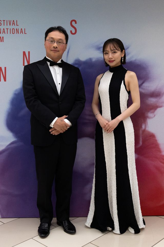 齊藤京子、海外のレッドカーペットに初登場！（8枚目）