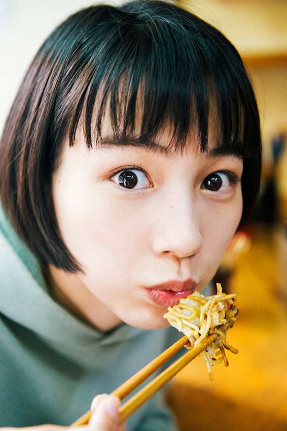 のんのキュートな表情いっぱい！写真集「のん、呉へ。2泊3日の旅」フォトギャラリー（4枚目）