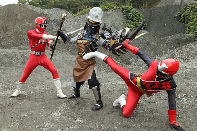 山ちゃん演じる闇博士マーブロの変身後の姿！映画『手裏剣戦隊ニンニンジャーVSトッキュウジャー THE MOVIE 忍者・イン・ワンダーランド』フォトギャラリー：フォトギャラリー