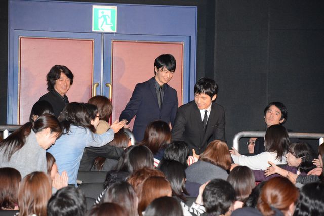 西島秀俊＆長谷川博己の絶妙な掛け合い！『劇場版 MOZU』大ヒット御礼舞台あいさつフォトギャラリー（2枚目）