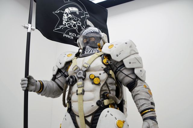 ルーデンスと記念撮影！「DEATH STRANDING 5th Anniversary Exhibition & Popup」メディア内覧会：フォトギャラリー