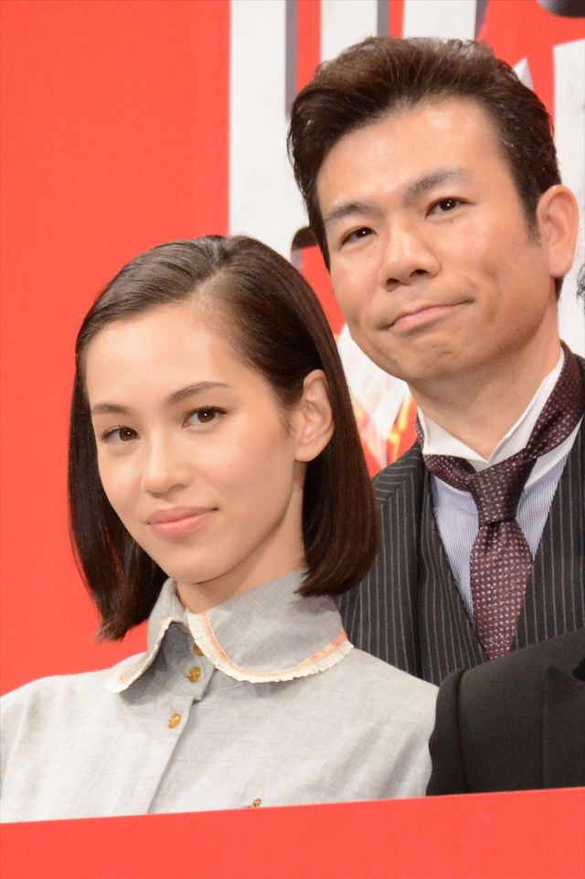 草なぎ剛、SMAP解散後初の公の場に登場　ドラマ「嘘の戦争」制作発表会見ギャラリー（12枚目）