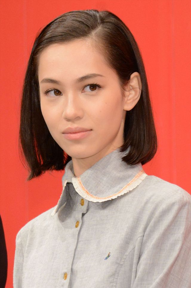 草なぎ剛、SMAP解散後初の公の場に登場　ドラマ「嘘の戦争」制作発表会見ギャラリー（13枚目）